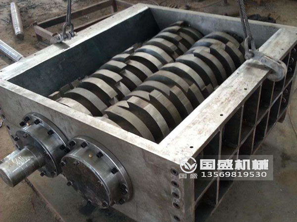 生活垃圾雙軸撕碎機圖片